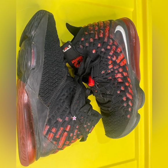 Nike Lebron James Sneakers BQ3177-006 - Picture 4 of 7